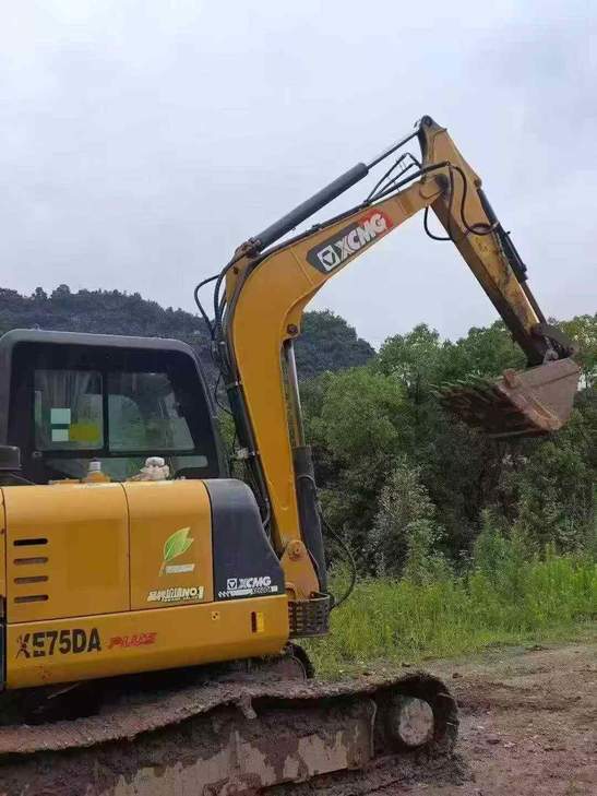 Buy XCMG XE60 Used Excavator / 1
