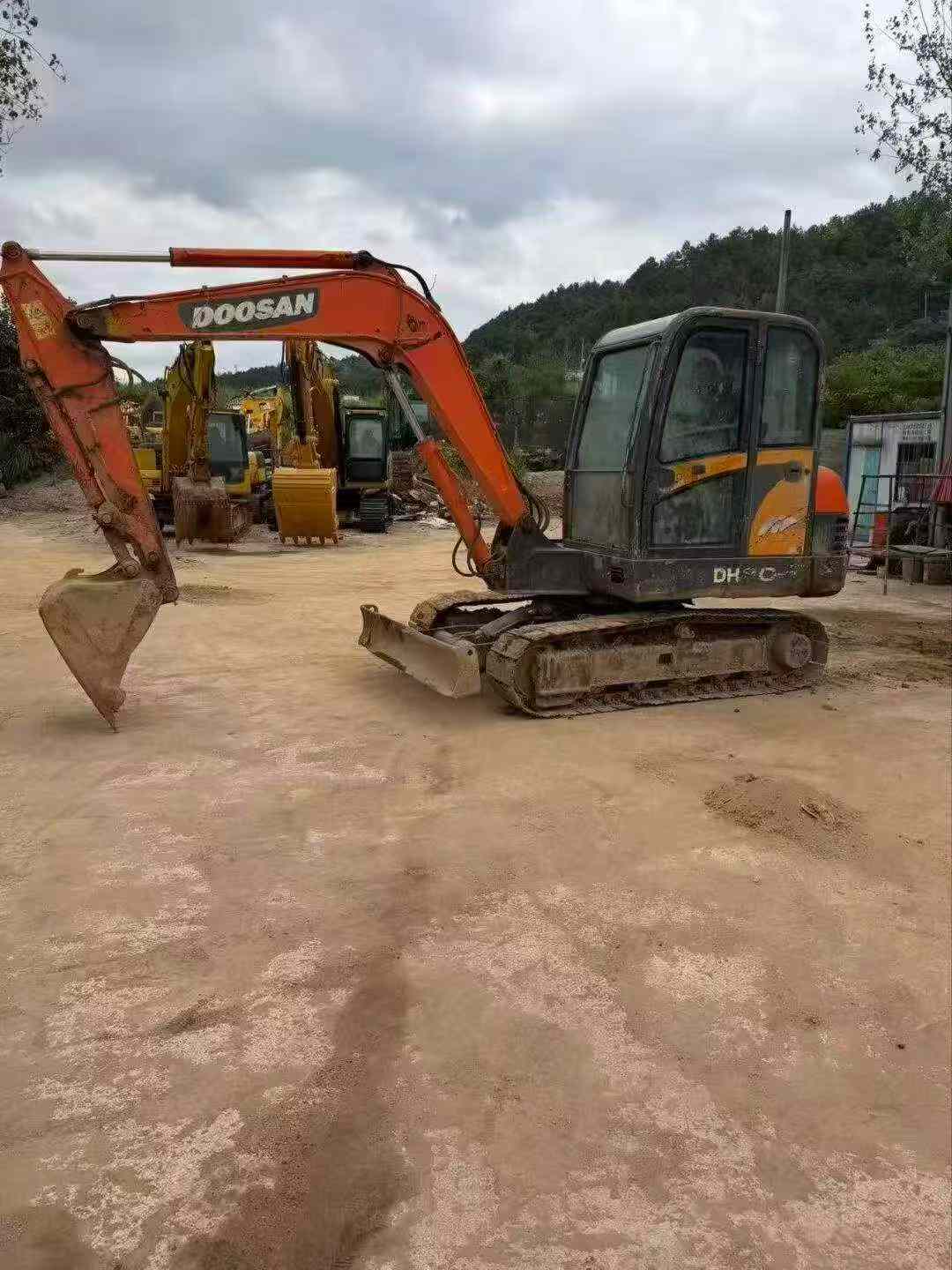 Buy Doosan DH60 Used Excavator / 7