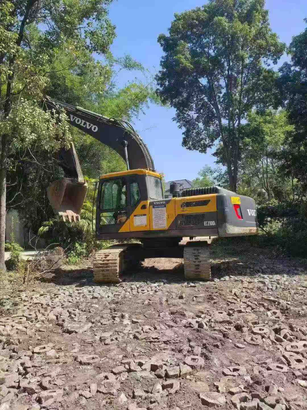 Buy Volvo EC210D Used Excavator / 4