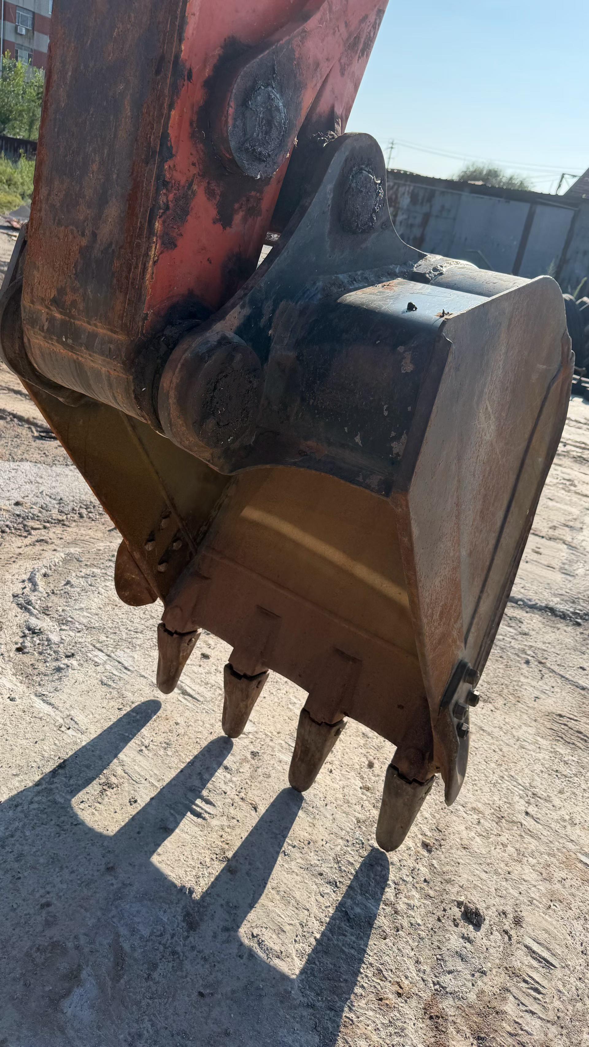 Buy Hitachi EX130 Used Excavator / 2