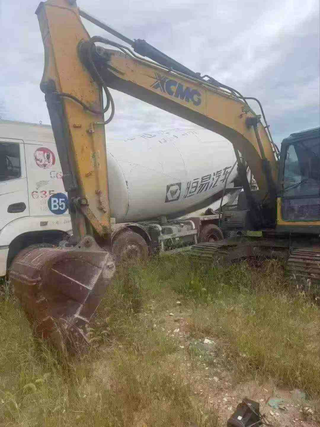 Buy XCMG XE150 Used Excavator / 8