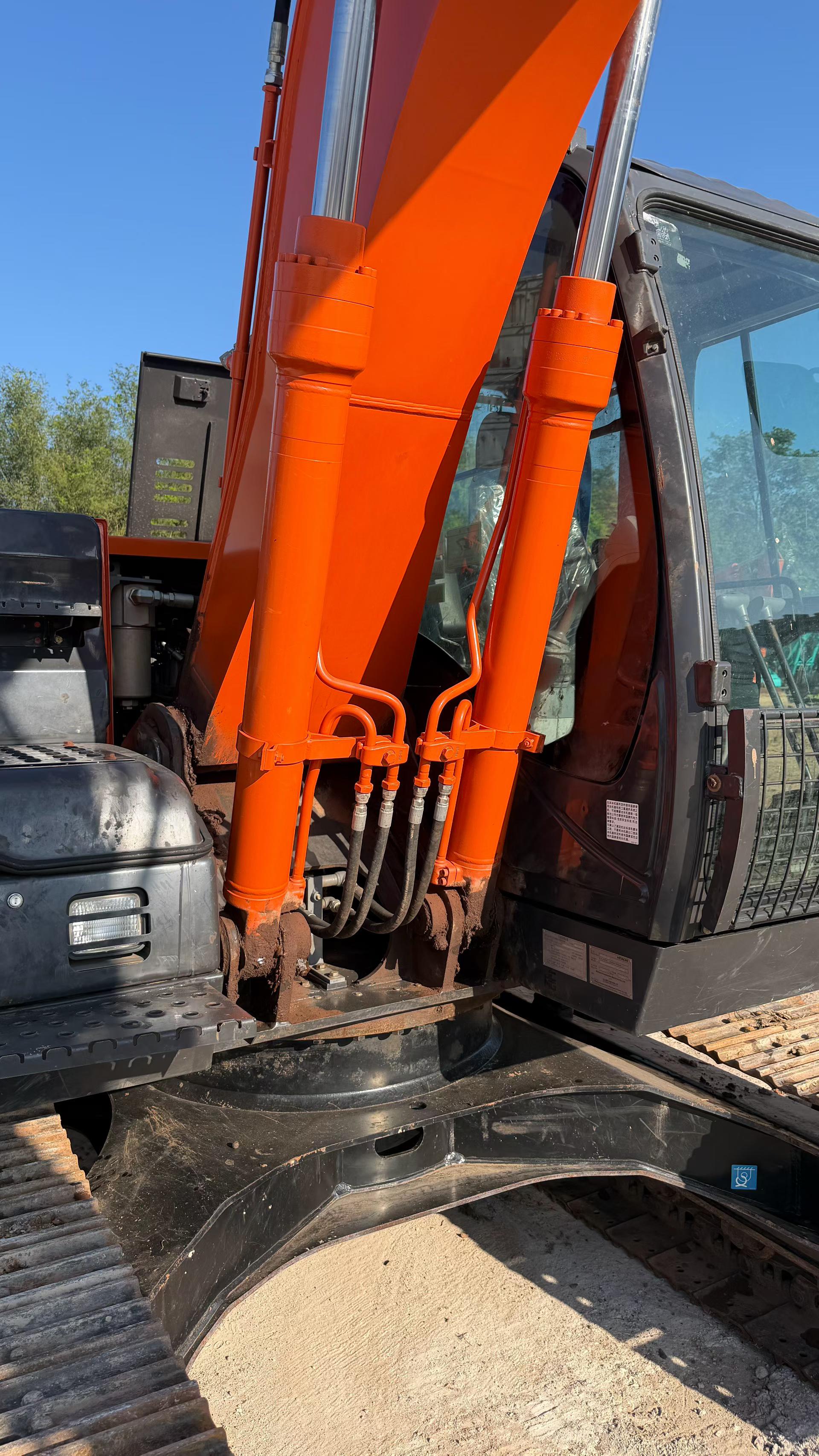 Buy Hitachi EX130 Used Excavator / 5