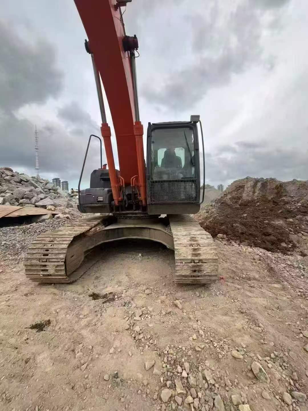 Buy Hitachi ZH200-5A Used Excavator / 7