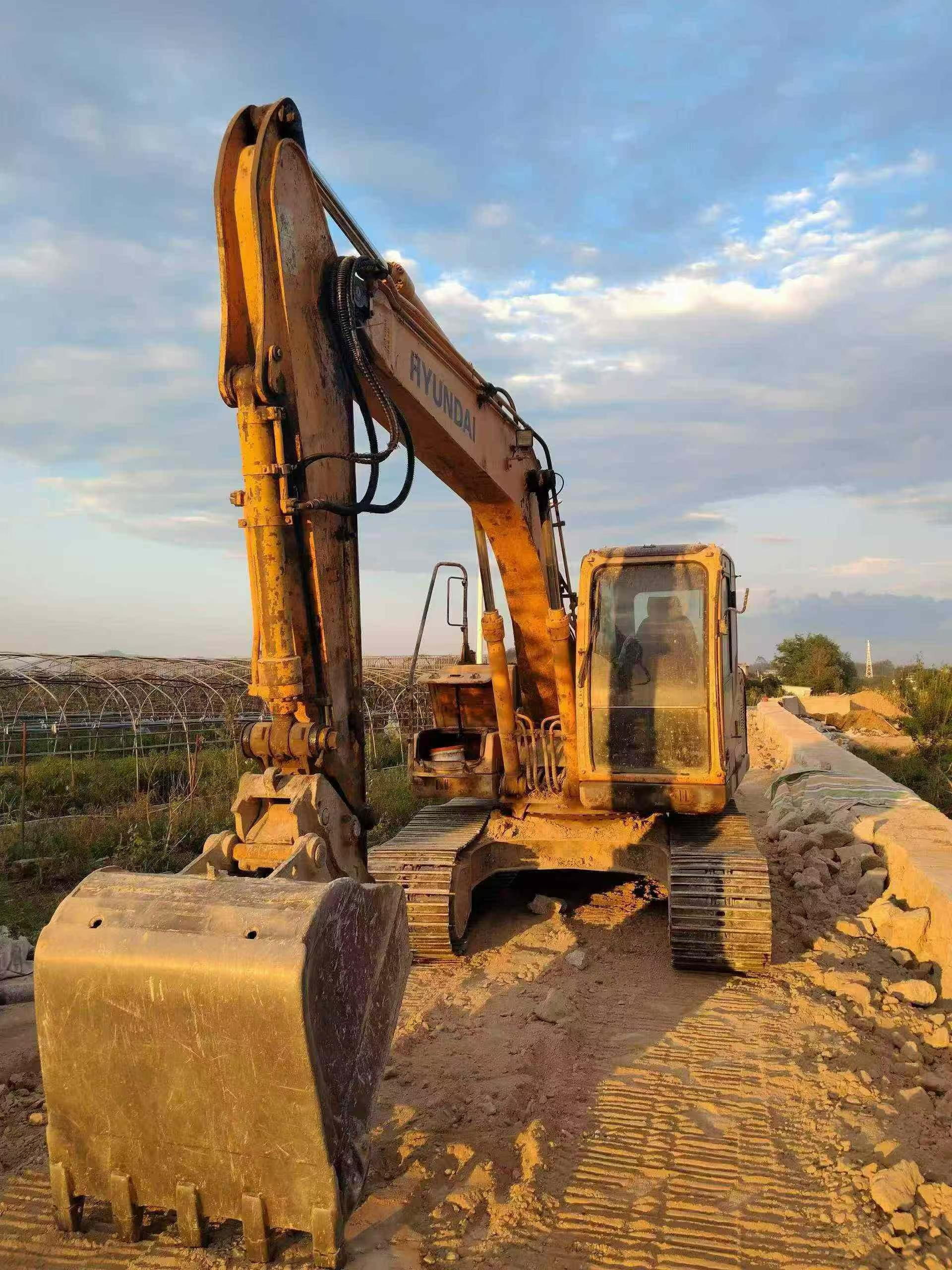 Buy Hyundai R150-7 Used Excavator / 9