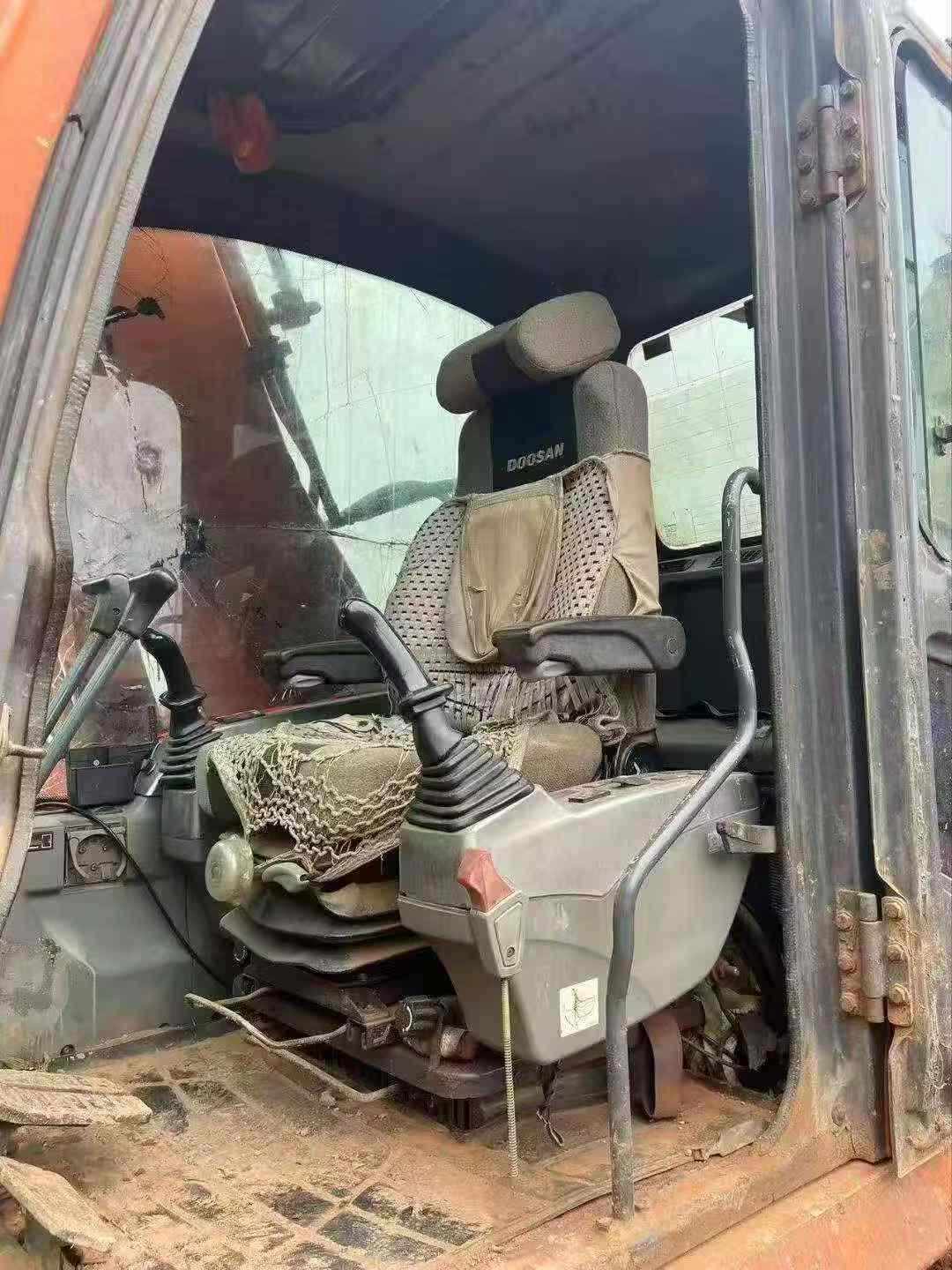 Buy Doosan DH150 Used Excavator / 4