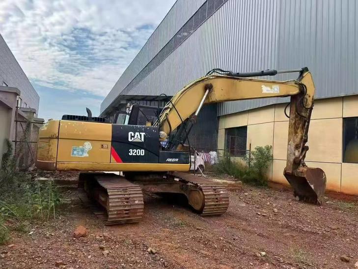 Buy Caterpillar 320D Used Excavator / 1