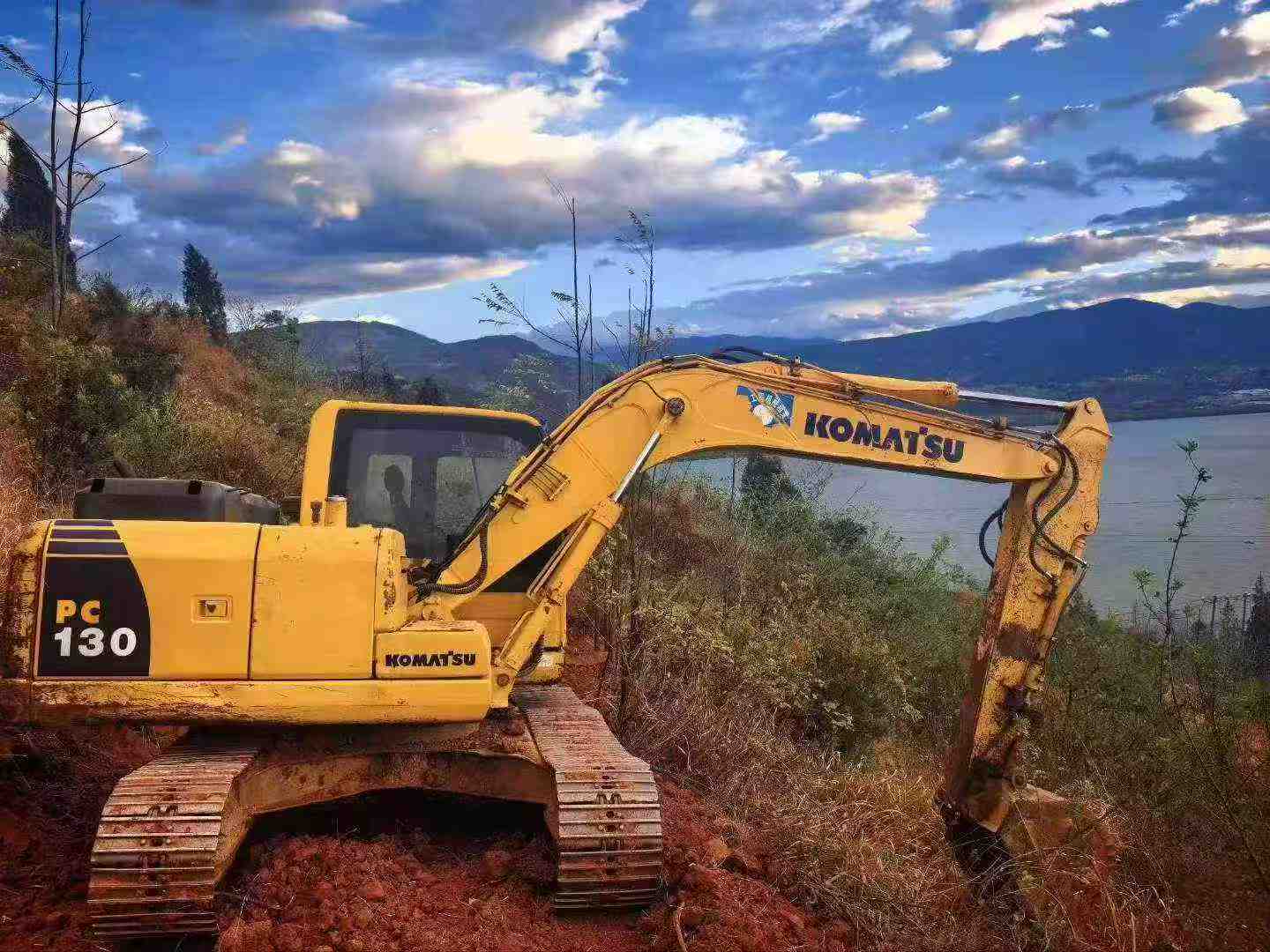 Buy Komatsu PC110-7 Used Excavator / 4