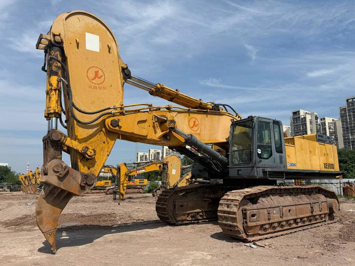 Buy XCMG XE900C Used Excavator / 1