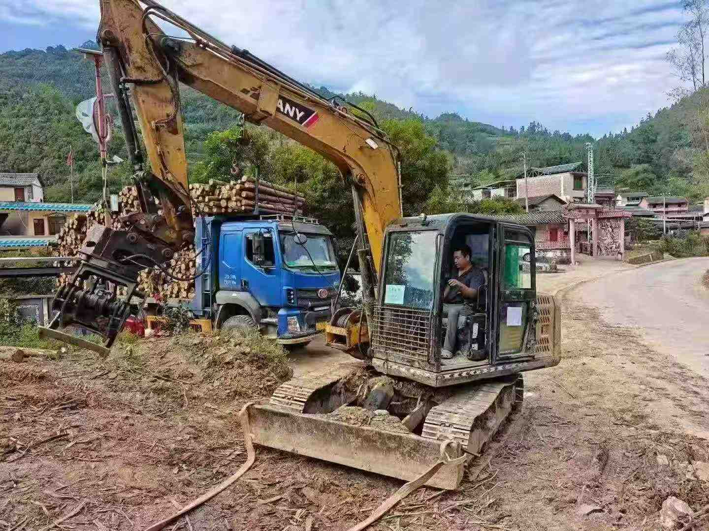 Buy Sany SY95C Used Excavator / 4