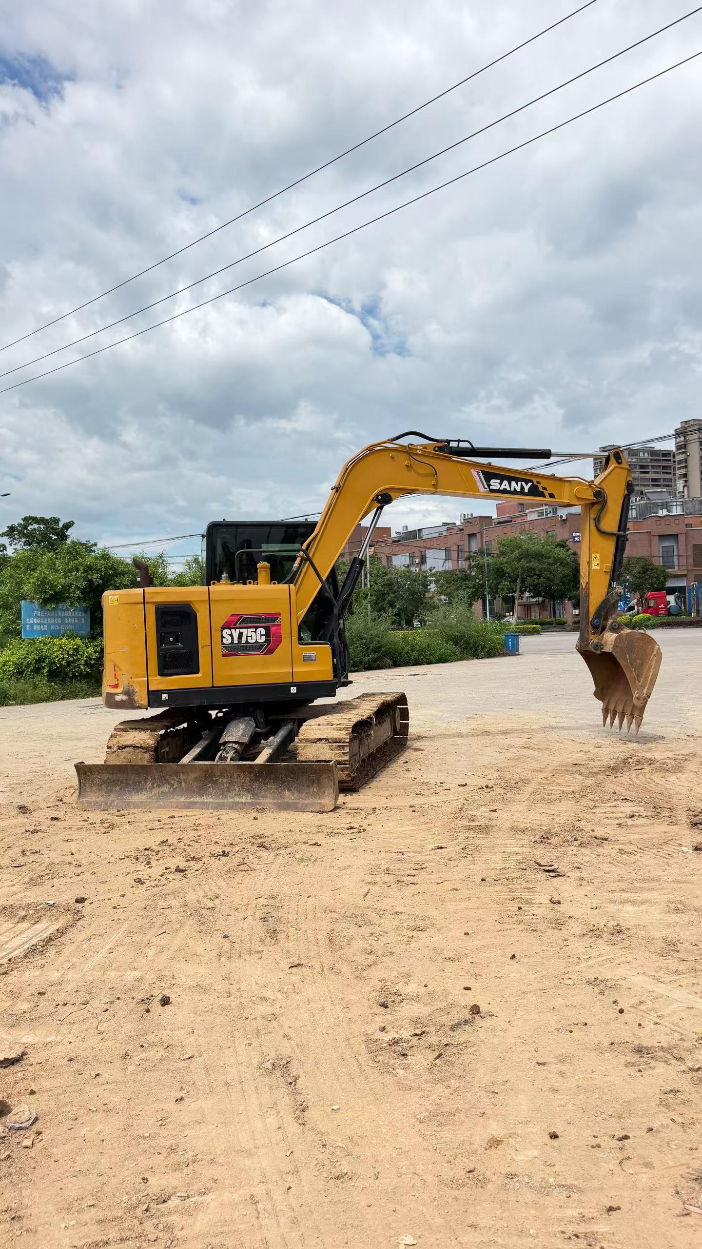 Buy Sany SY75C Used Excavator / 2