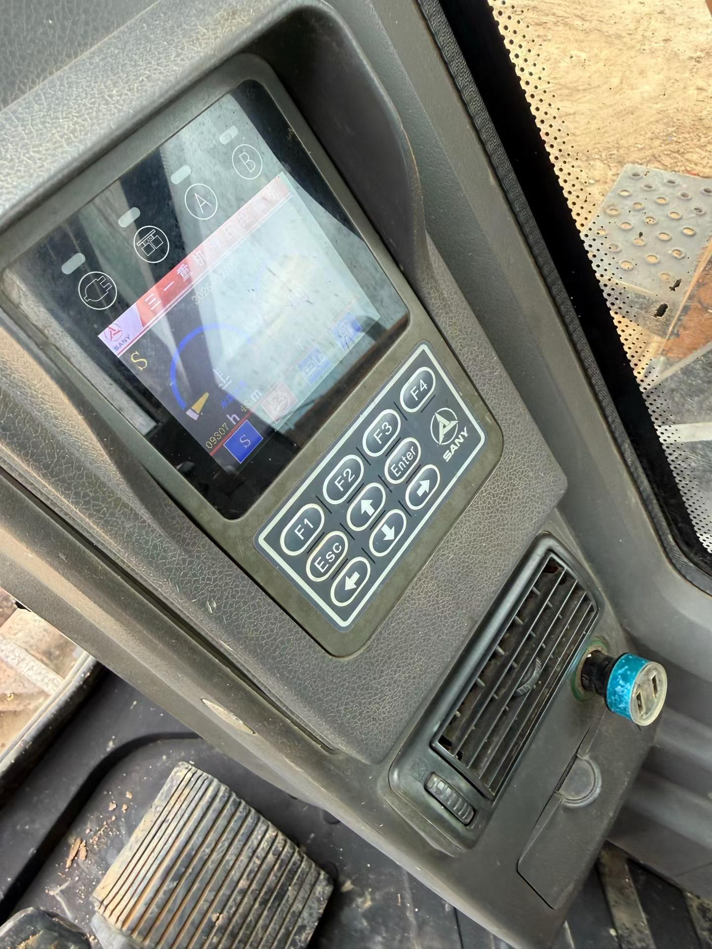 Buy Sany SY95C Used Excavator / 6