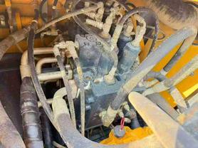 Buy Hyundai R215-7 Used Excavator / 8 Buy Hyundai R215-7 Used Excavator / 8