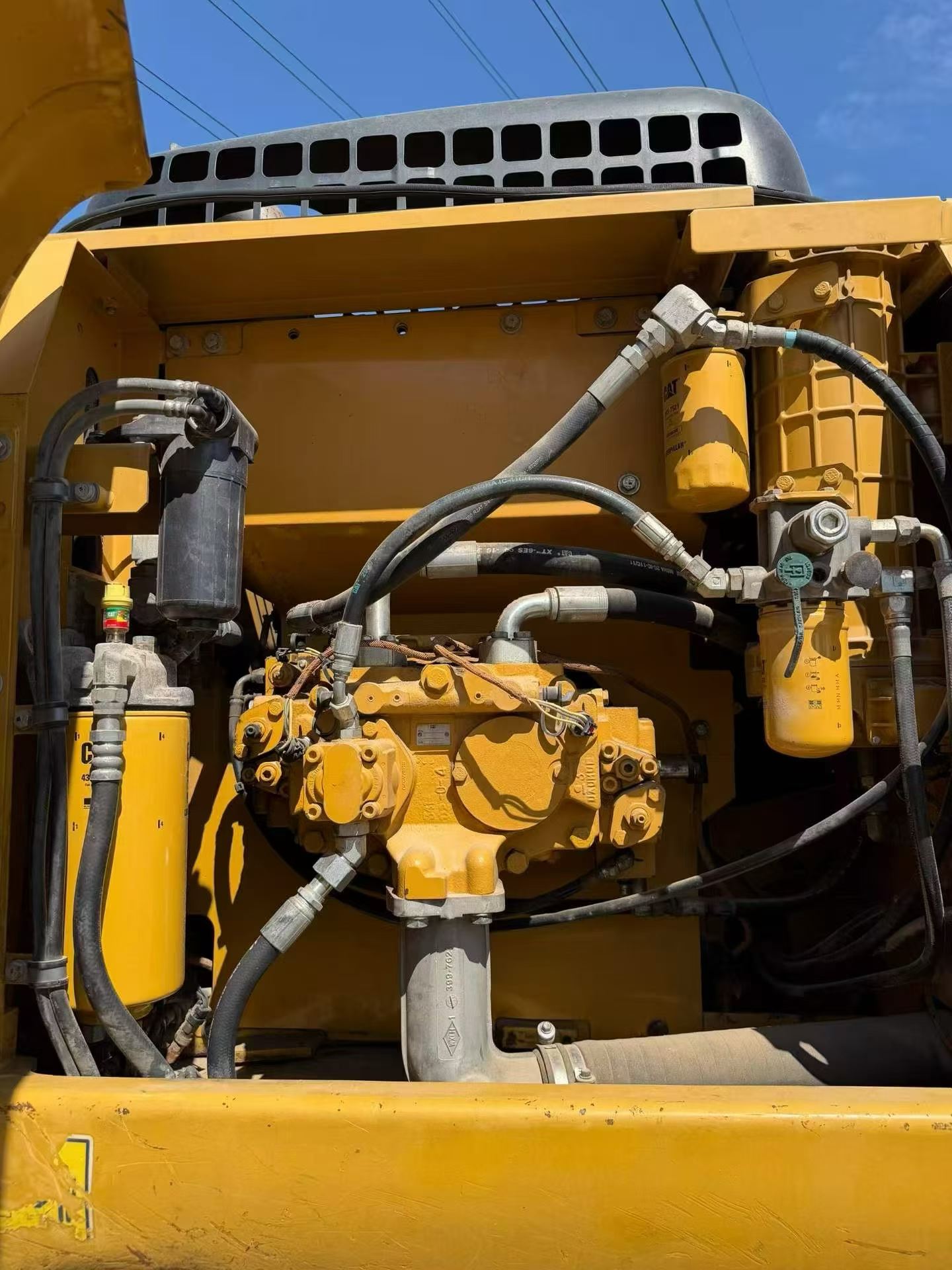 Buy Caterpillar 320D Used Excavator / 8