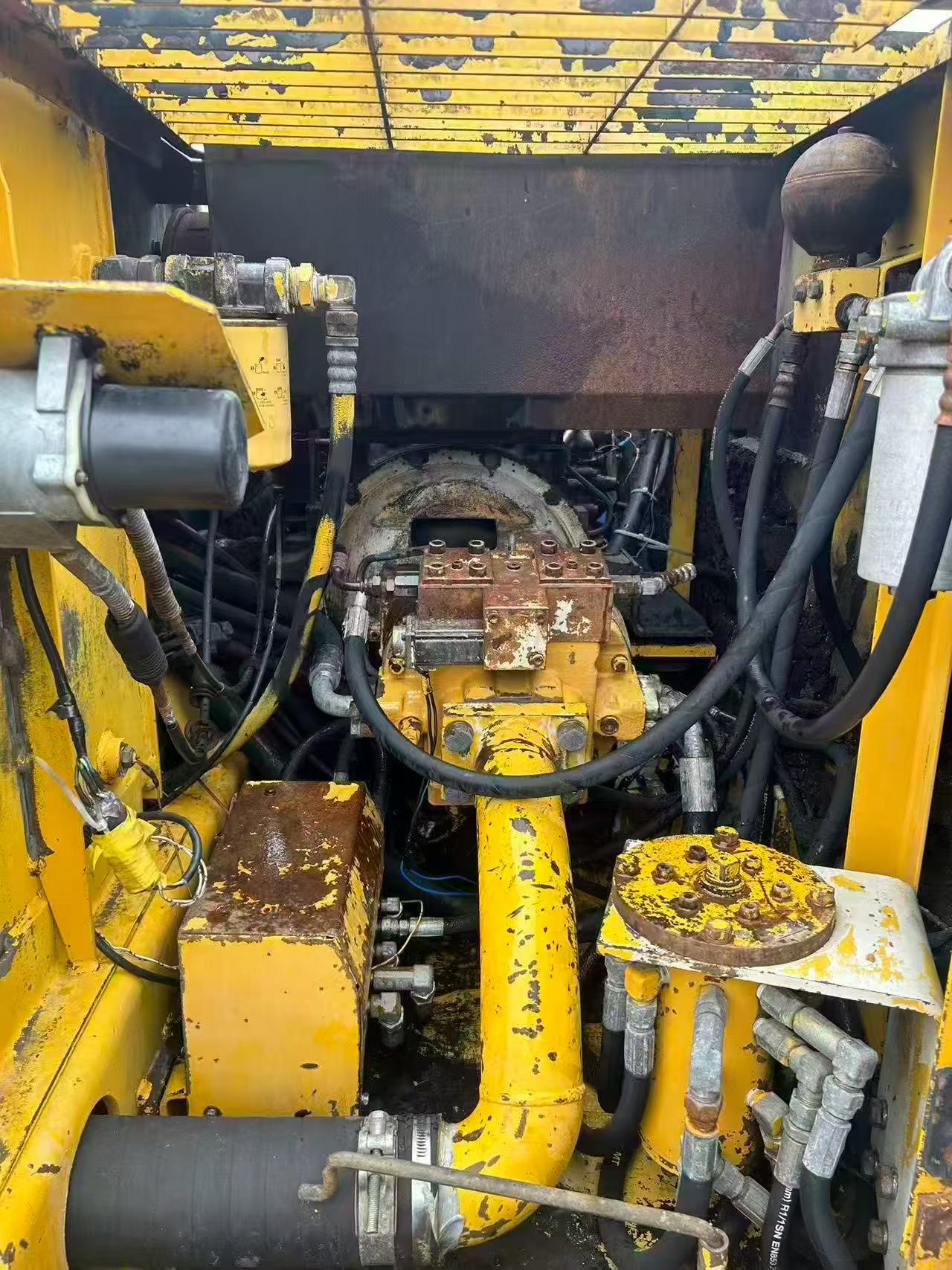 Buy Kato HD512-6 Used Excavator / 2