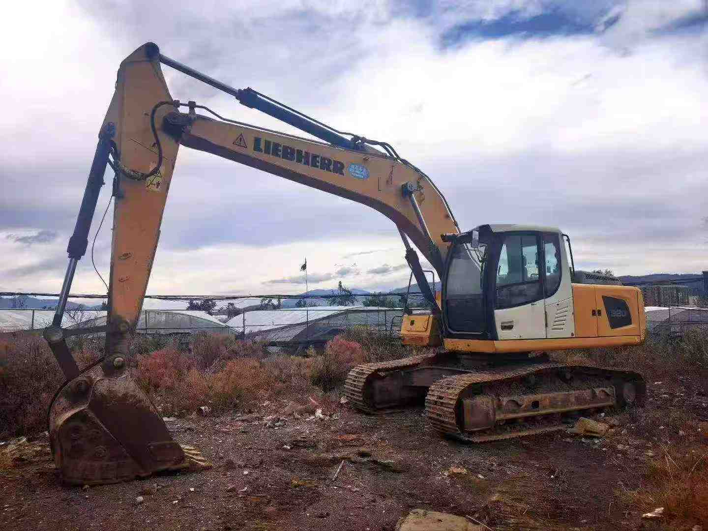 Buy Liebherr Used Excavator / 4