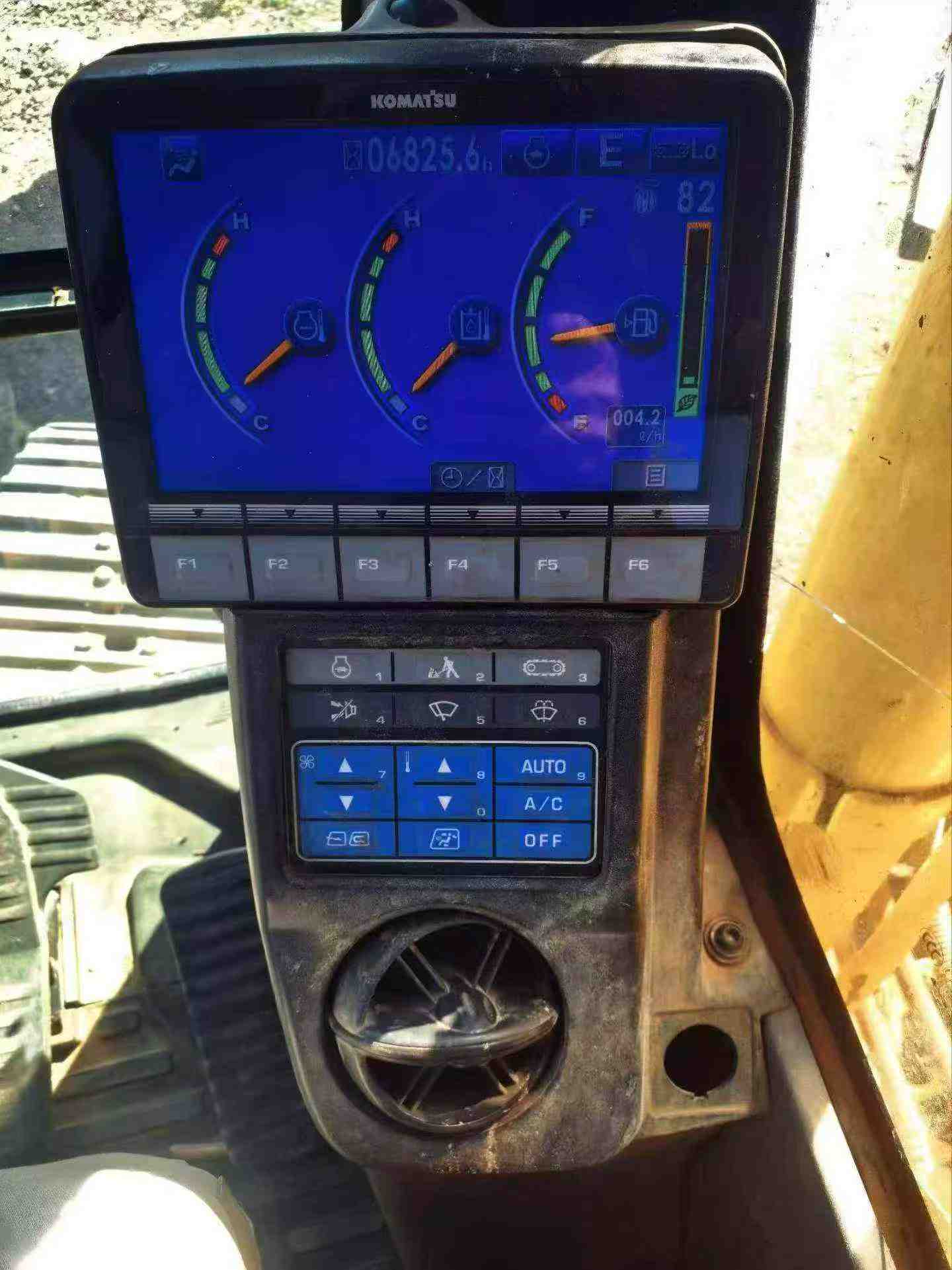 Buy Komatsu PC110-7 Used Excavator / 2