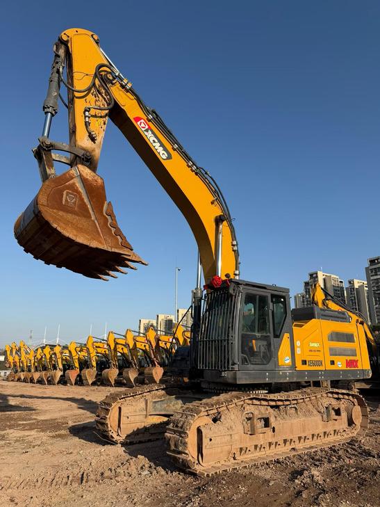 Buy XCMG XE600DK Used Excavator / 1