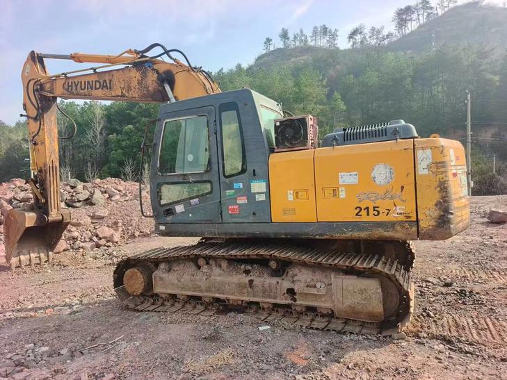 Buy Hyundai R215-7 Used Excavator / 1