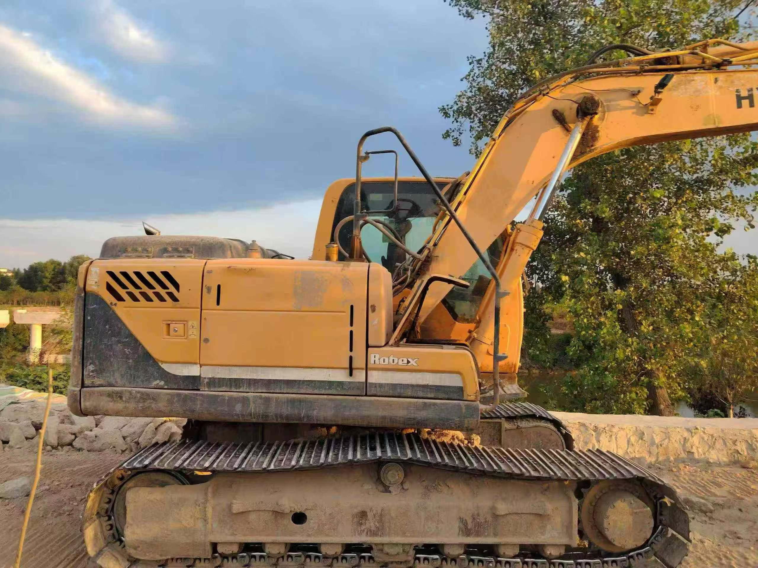 Buy Hyundai R150-7 Used Excavator / 8