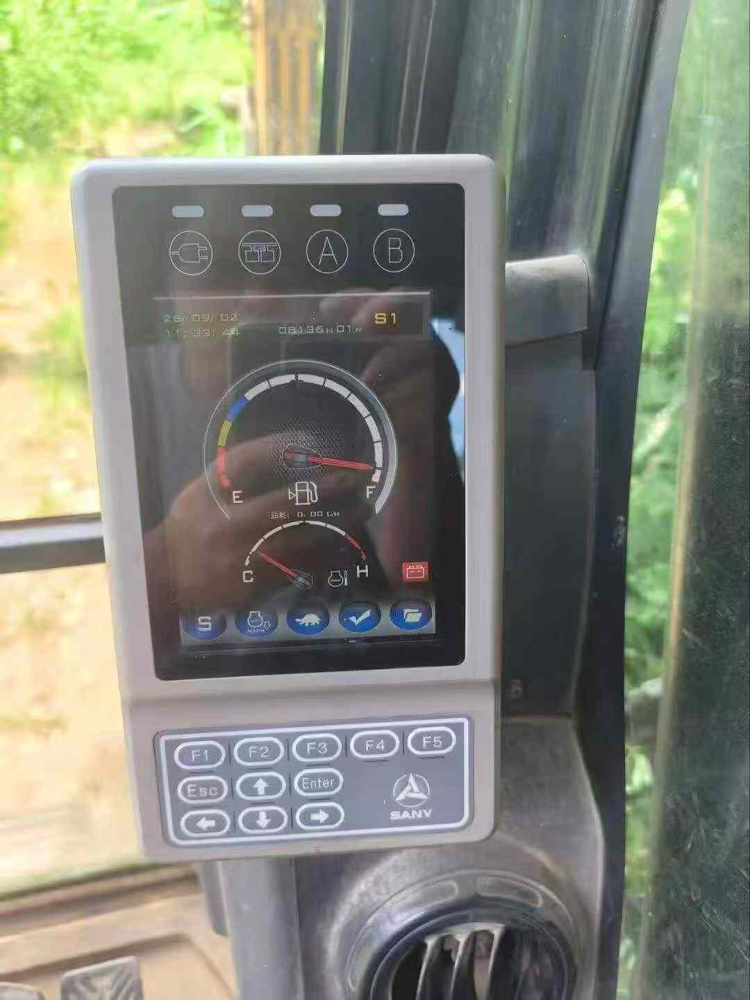 Buy Sany SY125C Used Excavator / 3