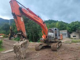 Buy Hitachi EX200-5 Used Excavator / 2 Buy Hitachi EX200-5 Used Excavator / 2