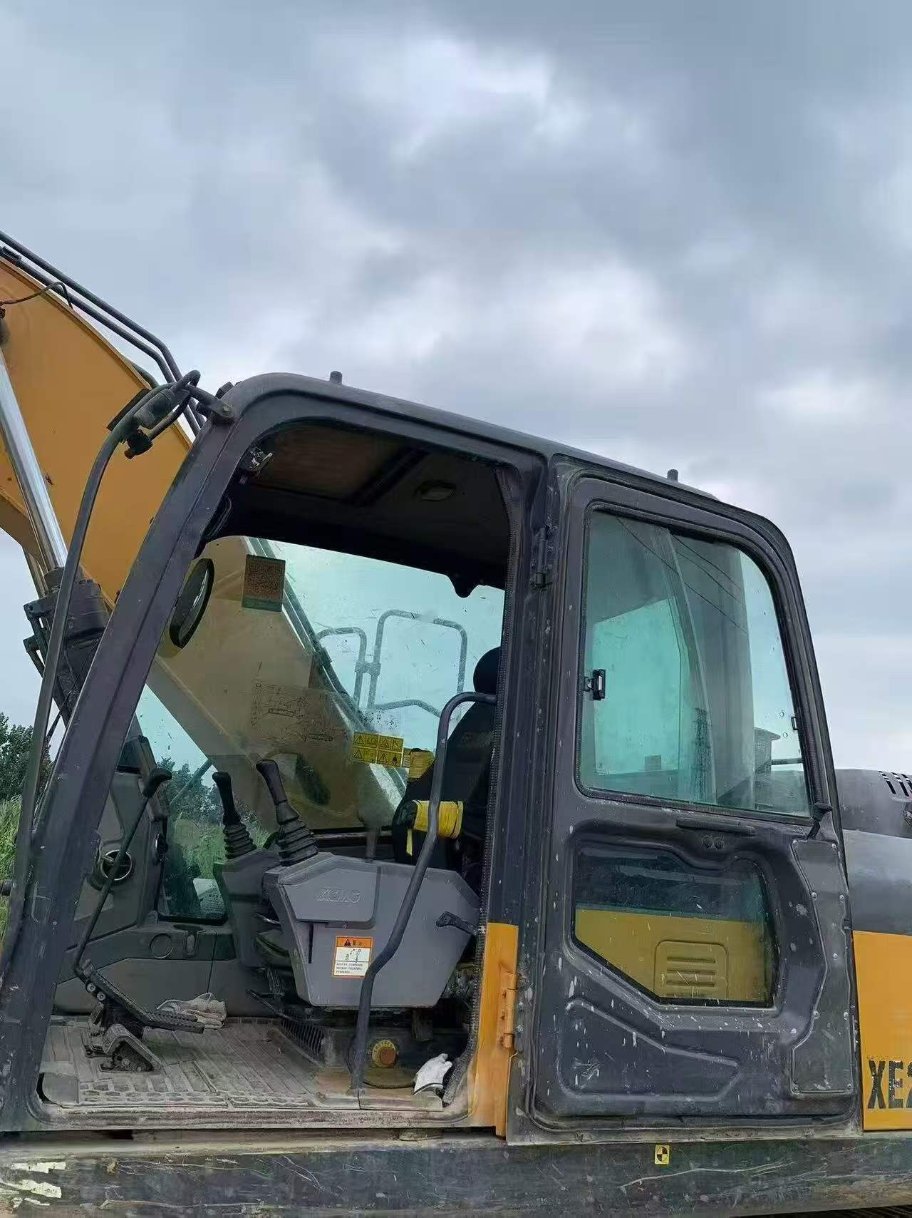 Buy XCMG XE200 Used Excavator / 8