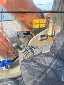 Buy Hitachi EX200-3 Used Excavator / 7 Buy Hitachi EX200-3 Used Excavator / 7