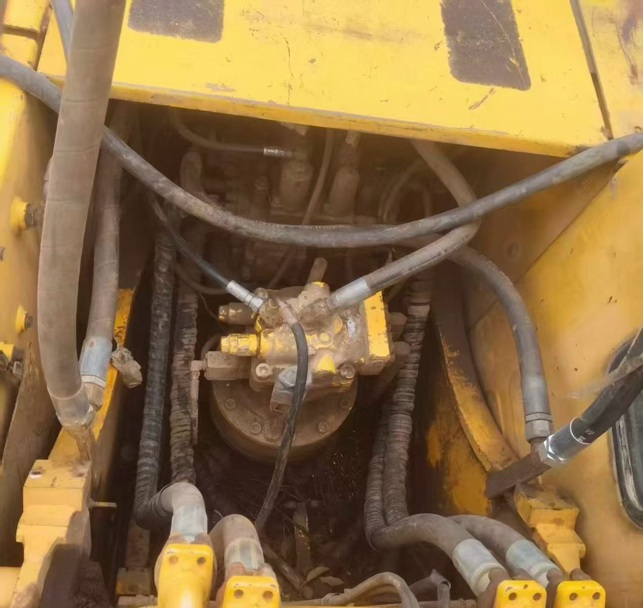 Buy Hyundai R225-7 Used Excavator / 4