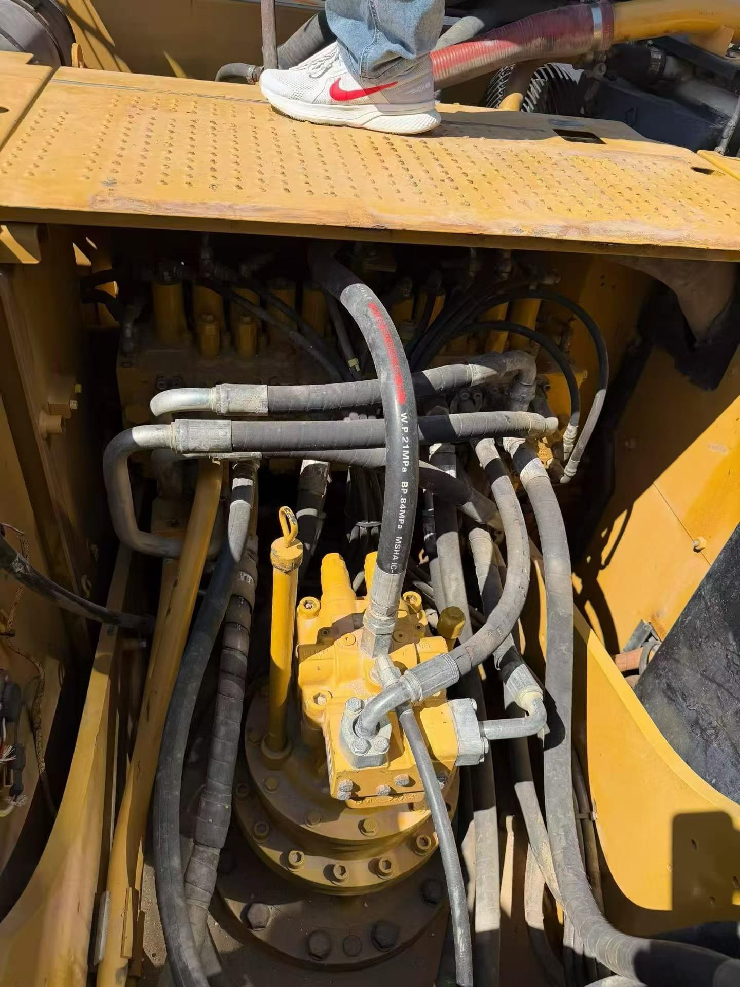 Buy Caterpillar 320D Used Excavator / 9