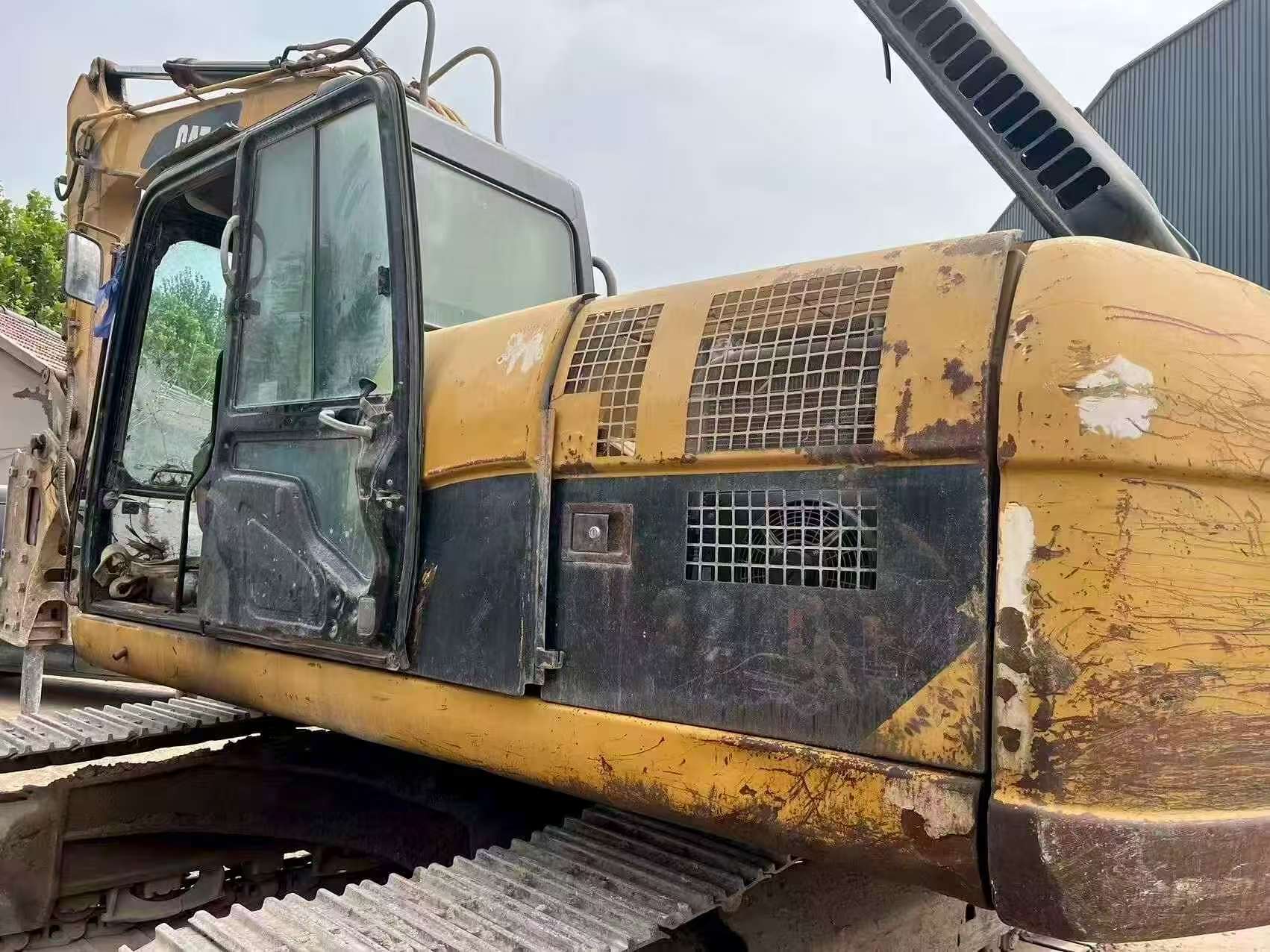 Buy Caterpillar 323 Used Excavator / 7