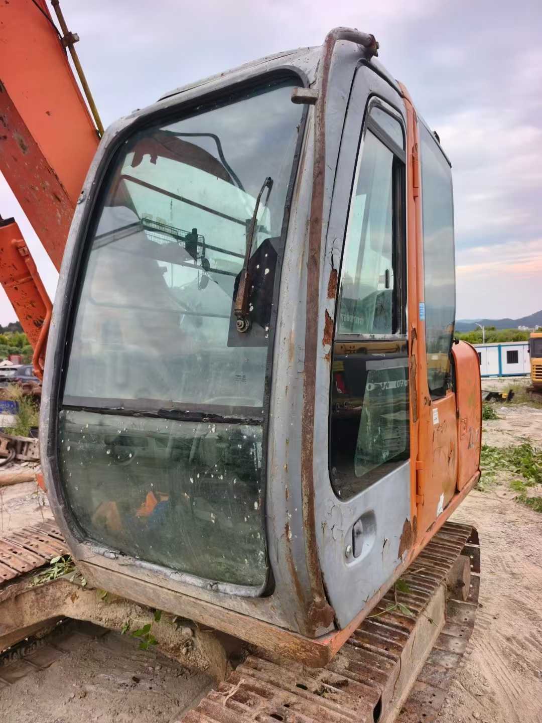 Buy Hitachi EX70 Used Excavator / 6