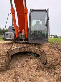 Buy Hitachi EX200-5 Used Excavator / 3 Buy Hitachi EX200-5 Used Excavator / 3