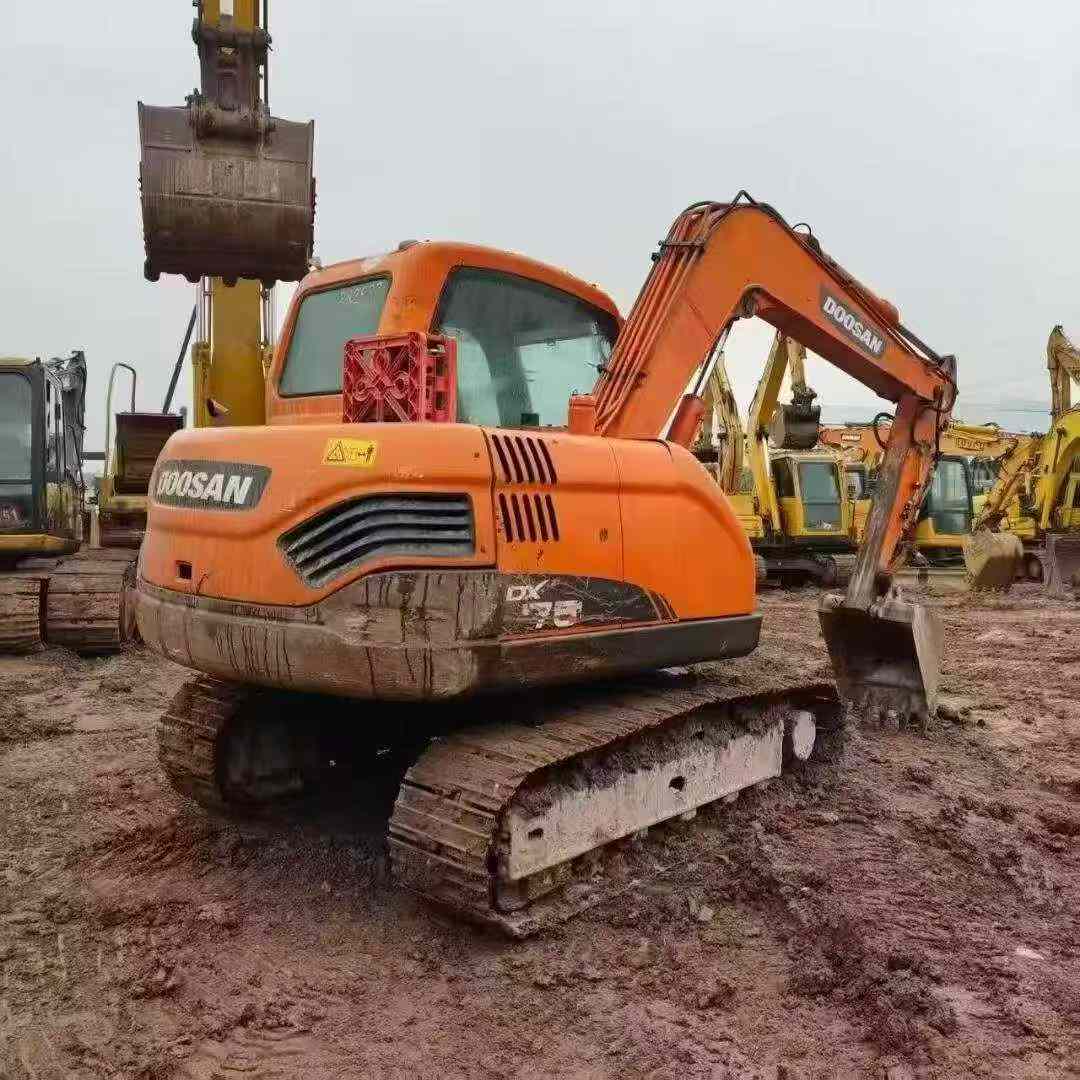 Buy Doosan DX75 Used Excavator / 2