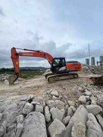 Buy Hitachi ZH200-5A Used Excavator / 2 Buy Hitachi ZH200-5A Used Excavator / 2