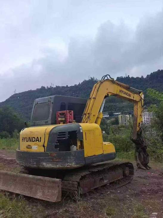 Buy Hyundai R80G Used Excavator / 1