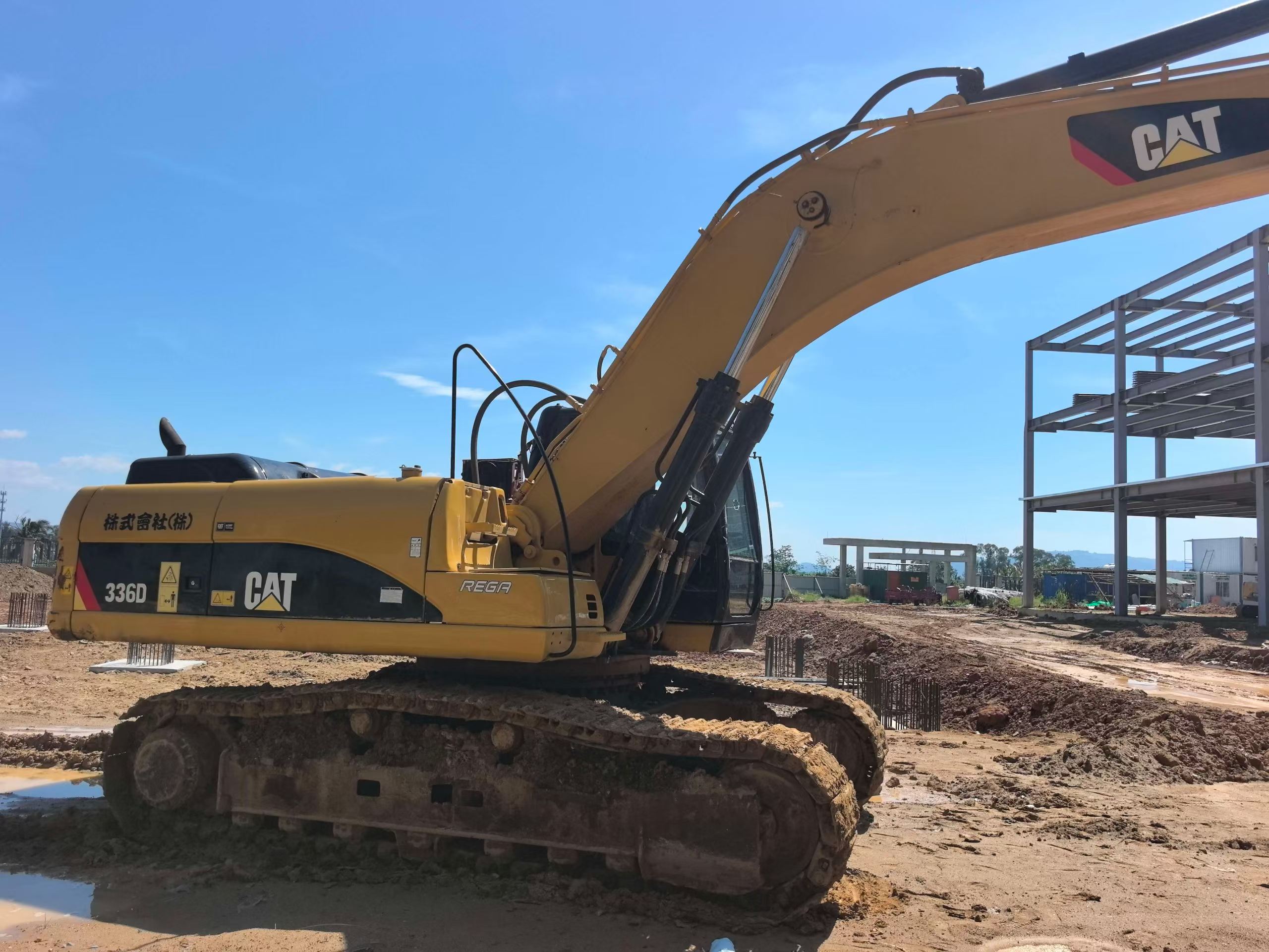 Buy Caterpillar 330C Used Excavator / 2