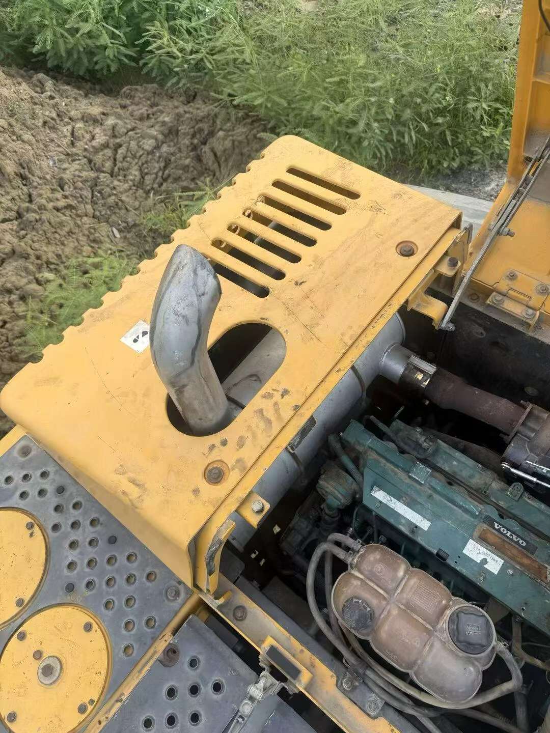 Buy Volvo L250G Used Excavator / 8