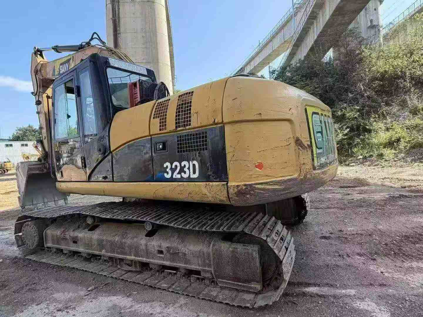 Buy Caterpillar 323 Used Excavator / 4