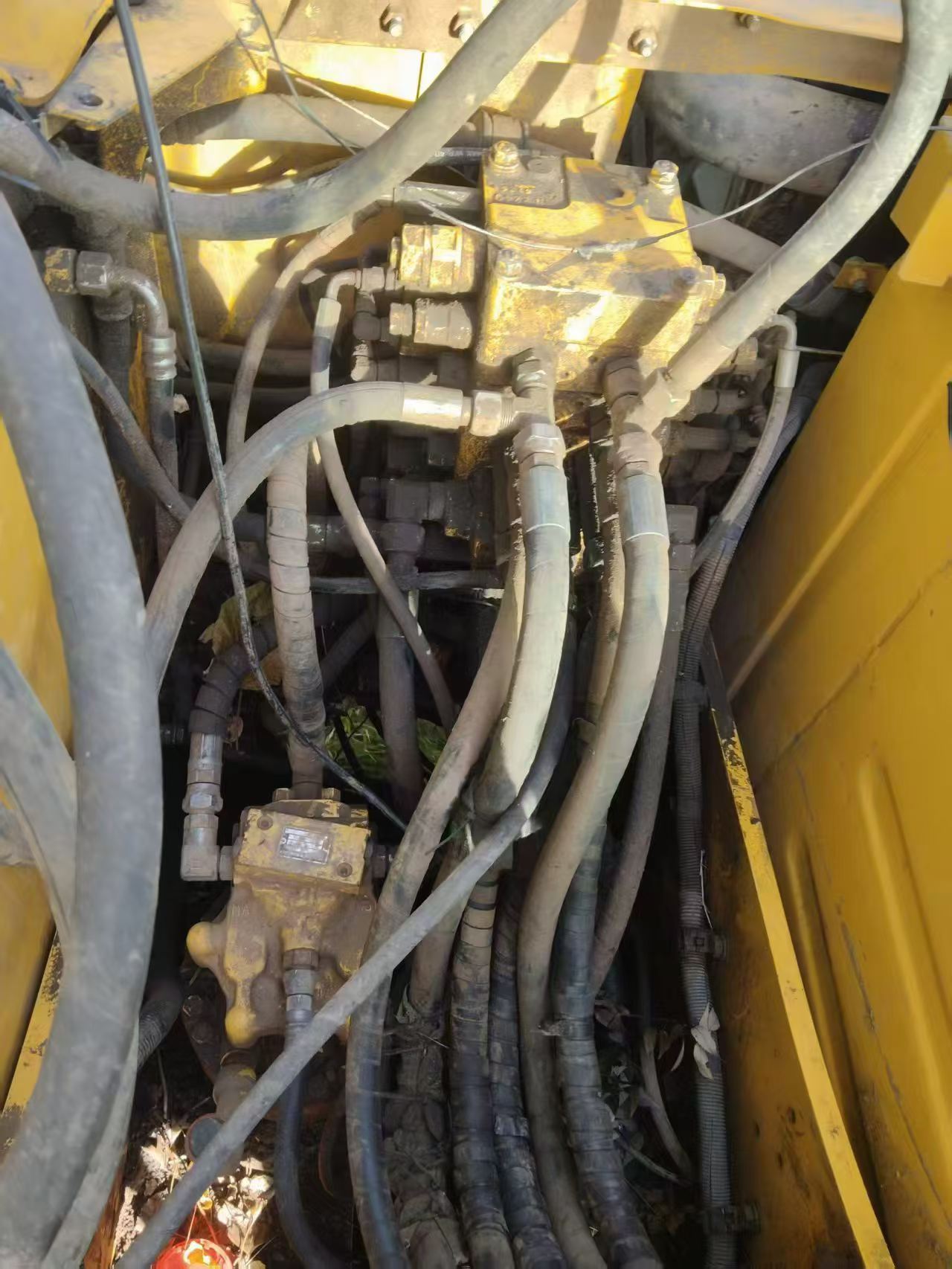 Buy Komatsu PC130 Used Excavator / 6