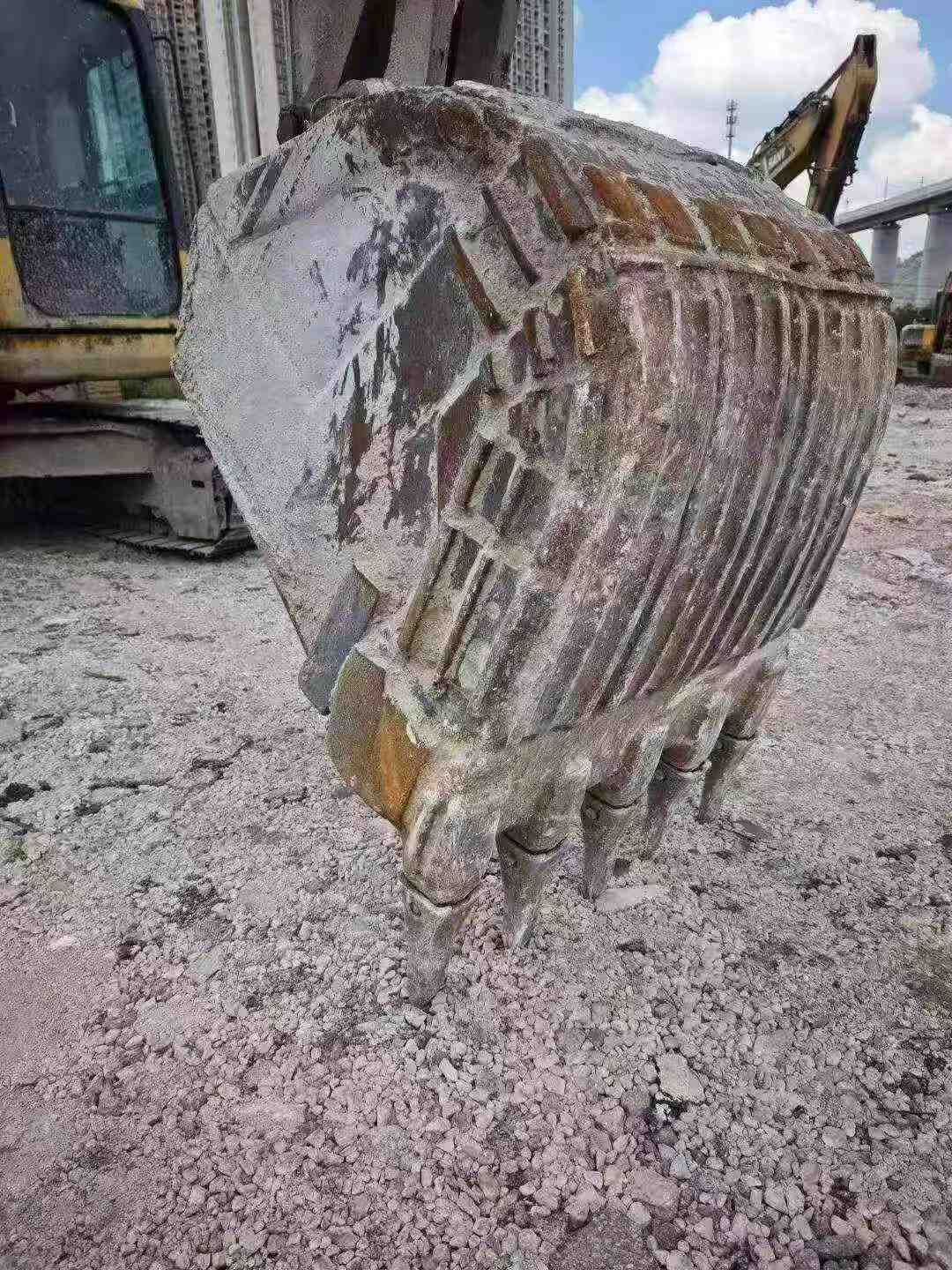 Buy Komatsu PC130 Used Excavator / 3