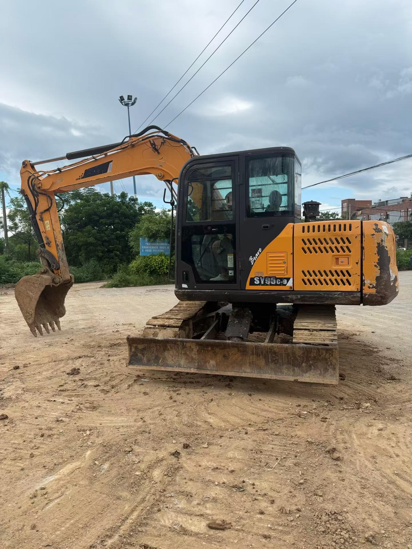 Buy Sany SY95C Used Excavator / 8