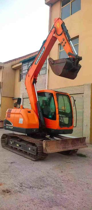 Buy Doosan DX75 Used Excavator / 1