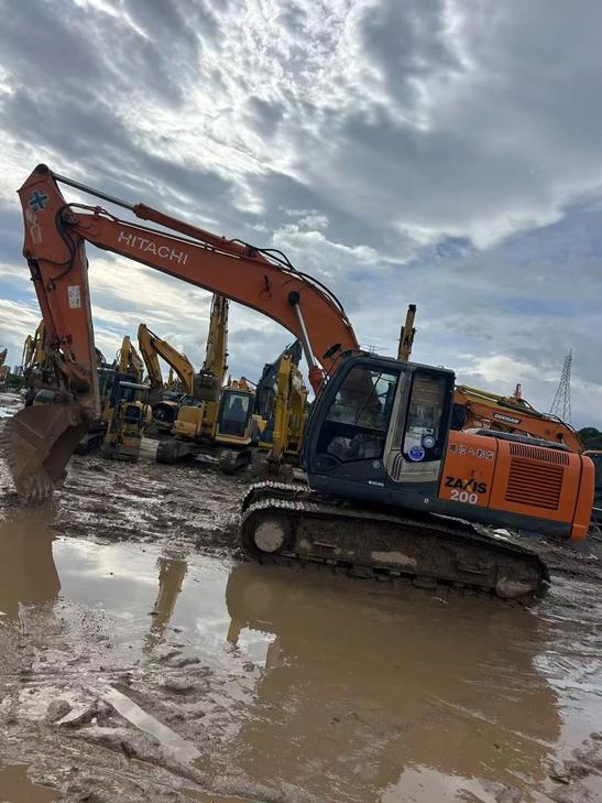 Buy Hitachi EX200 Used Excavator / 1
