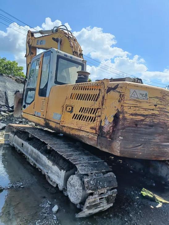 Buy XCMG XE260 Used Excavator / 1