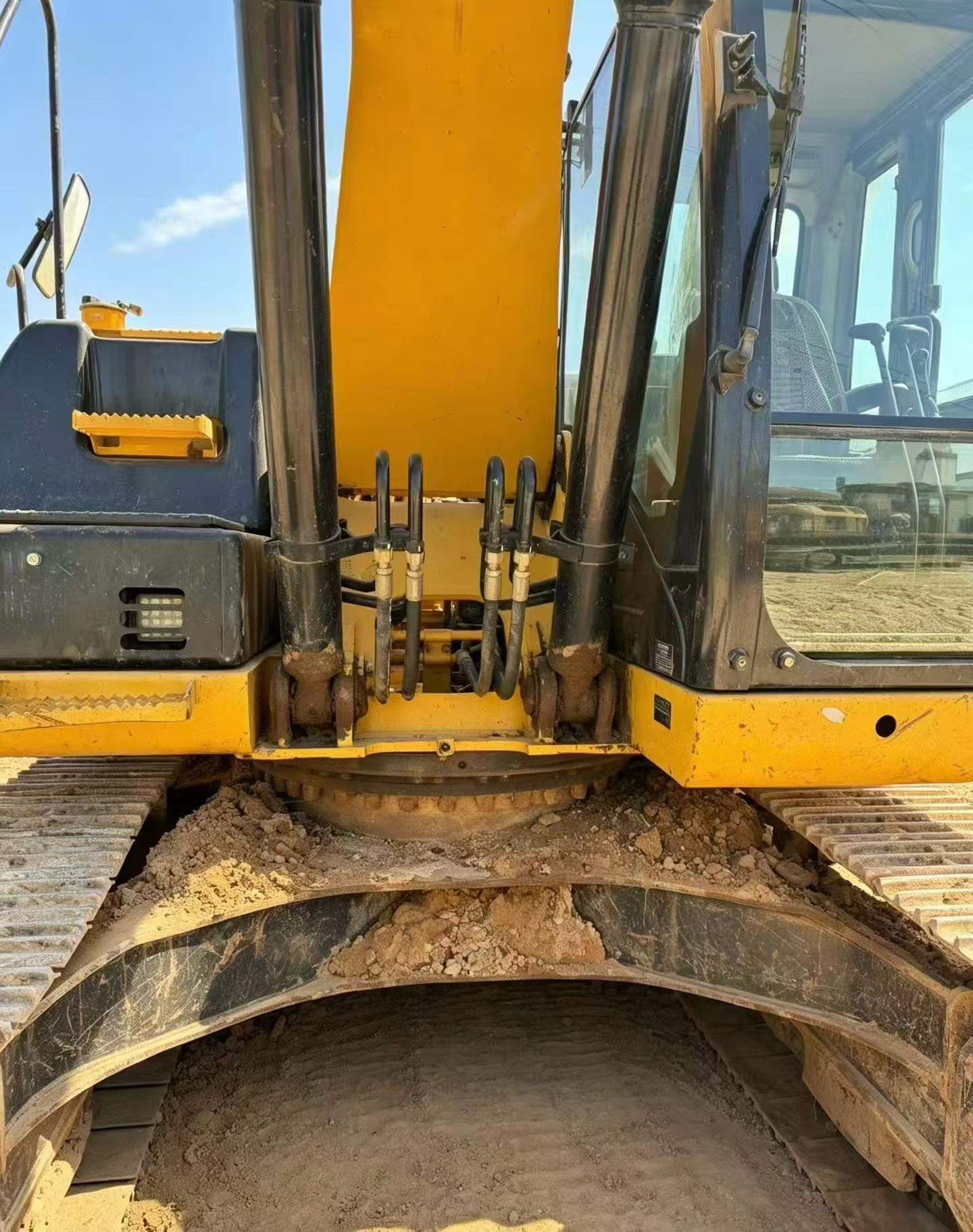Buy Caterpillar 320D Used Excavator / 6