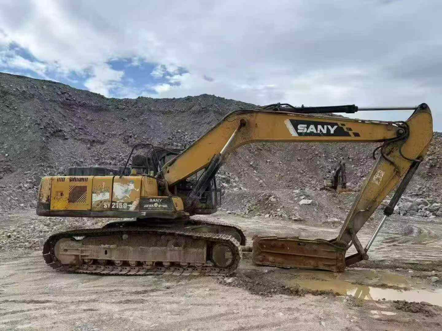 Buy Sany SY215C Used Excavator / 5