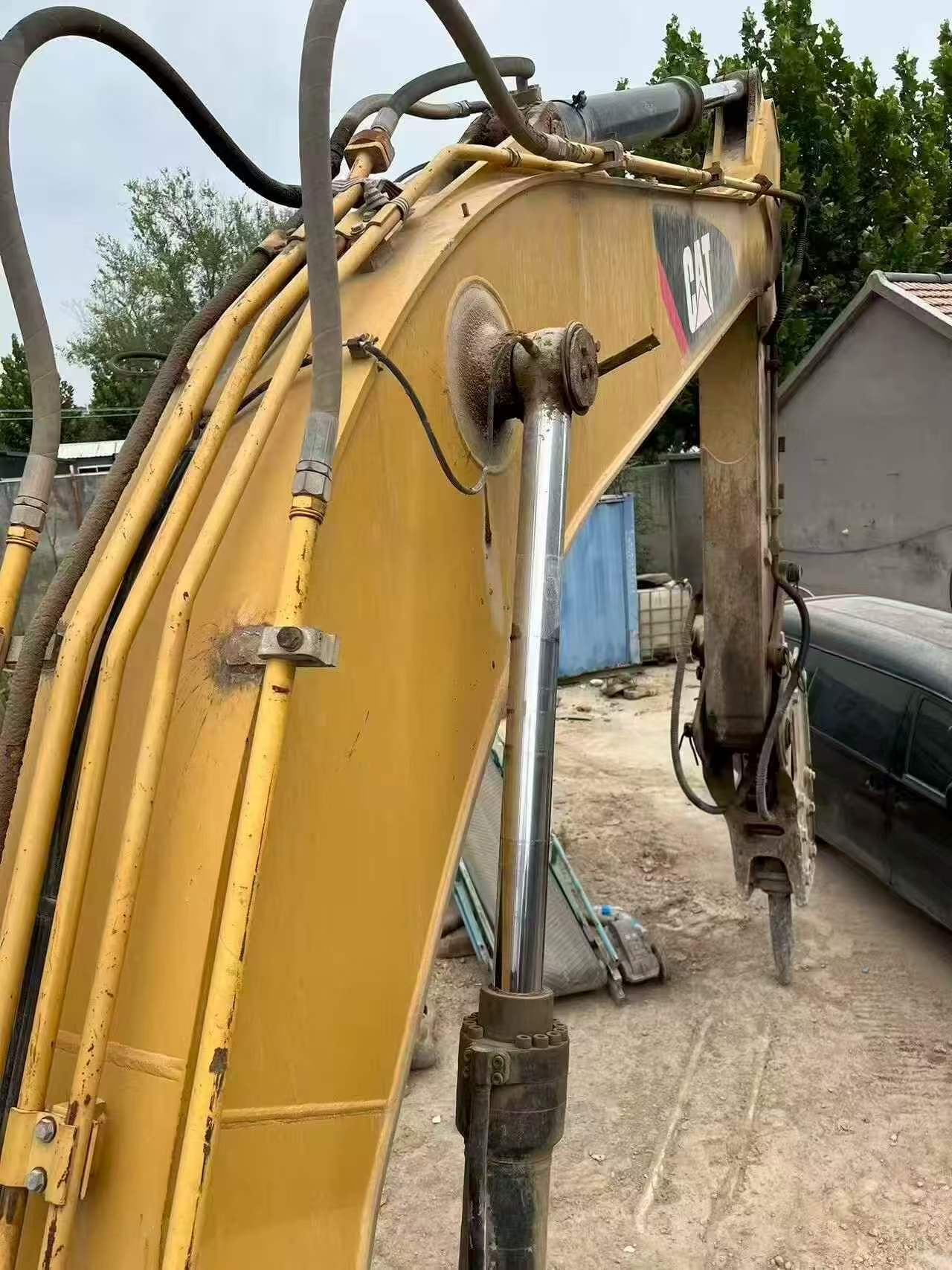 Buy Caterpillar 323 Used Excavator / 5