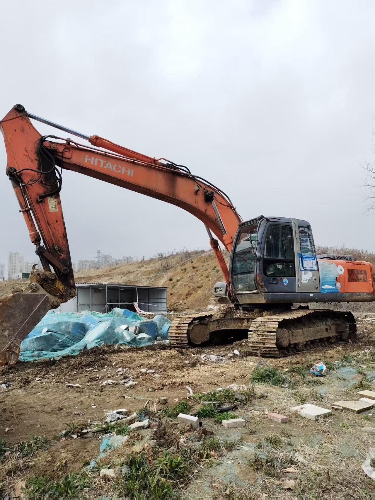 Buy Hitachi ZX200-3G Used Excavator / 2