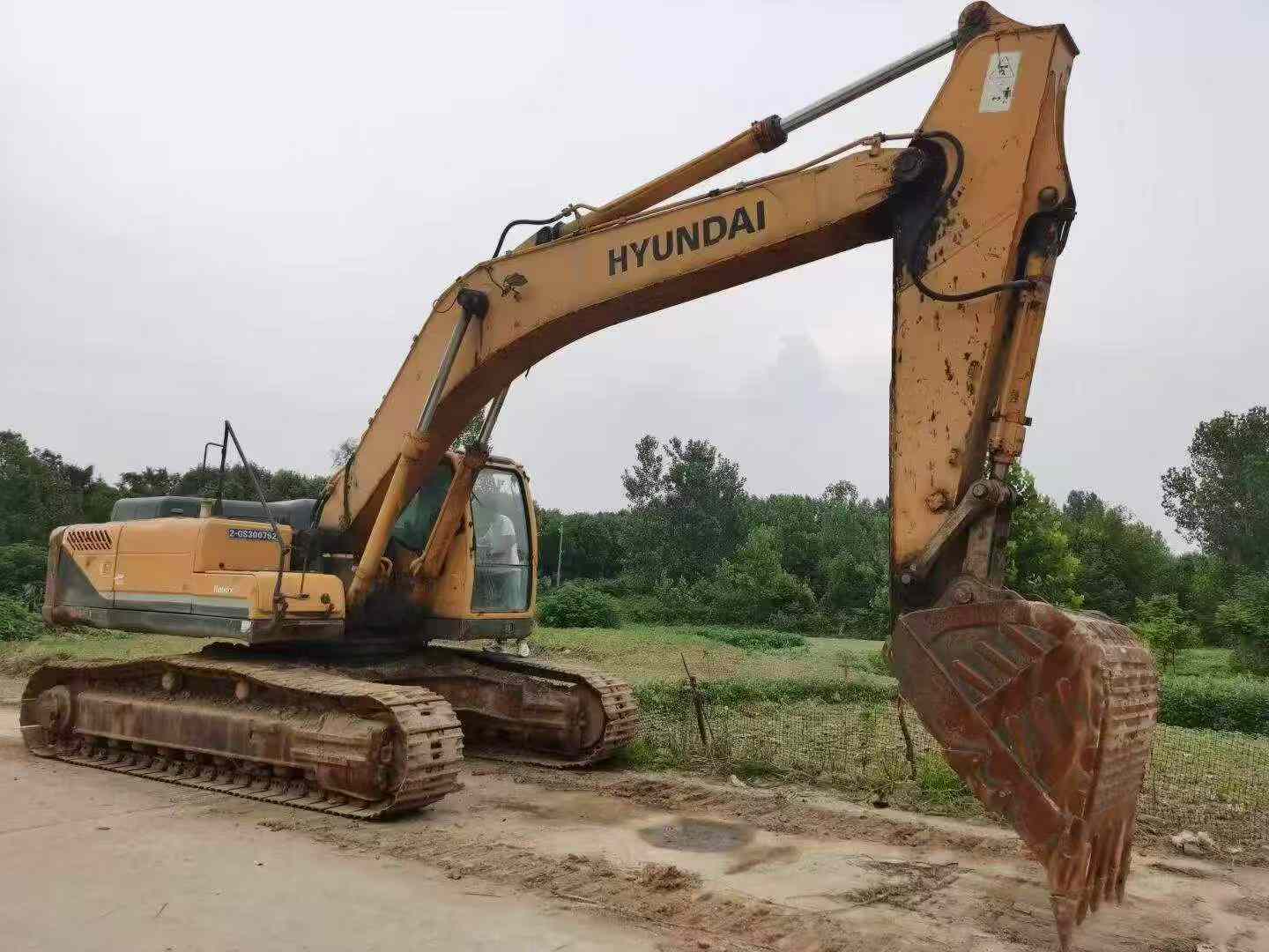 Buy Hyundai R305LVS Used Excavator / 2