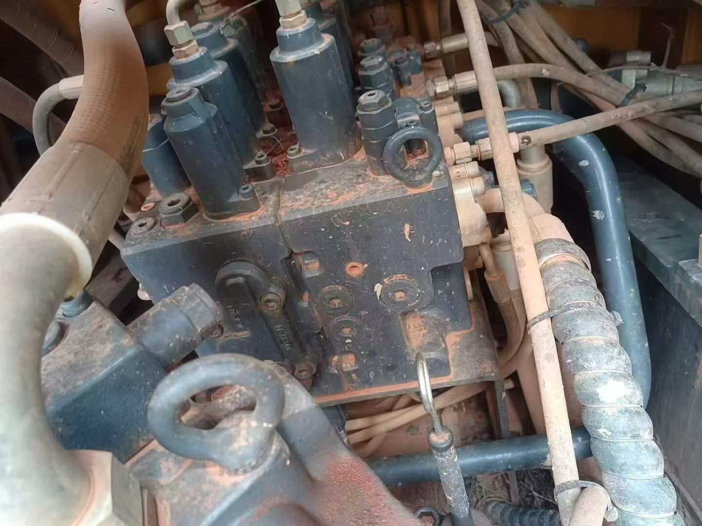 Buy XCMG XE200 Used Excavator / 9